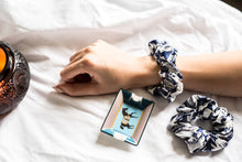 Load image into Gallery viewer, 100% Pure Mulberry Silk Hair Scrunchie - Chinoiserie
