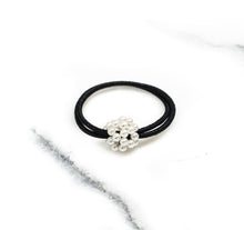 Load image into Gallery viewer, Pearls on Glitter Ties
