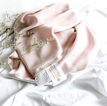 Load image into Gallery viewer, 100% Pure Silk Anti-Ageing Beauty Set - Pink
