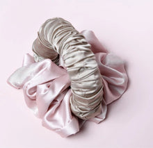 Load image into Gallery viewer, 100% Mulberry Silk Multi Hair Curler Scrunchie

